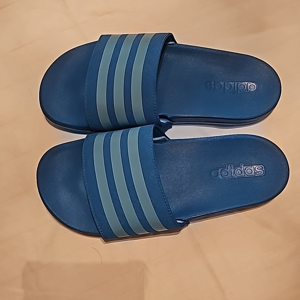 Adidas Adilette Slides size 5 blue - Picture 4 of 4